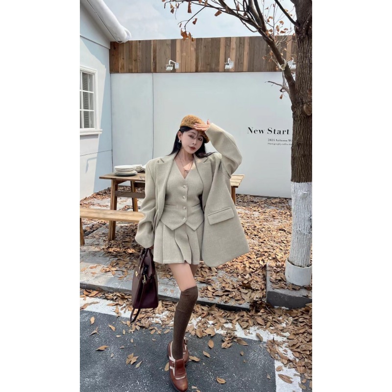 Shpmishal Set Tre Pezzi di Alt - Winter Clothing Color recensione e prezzo