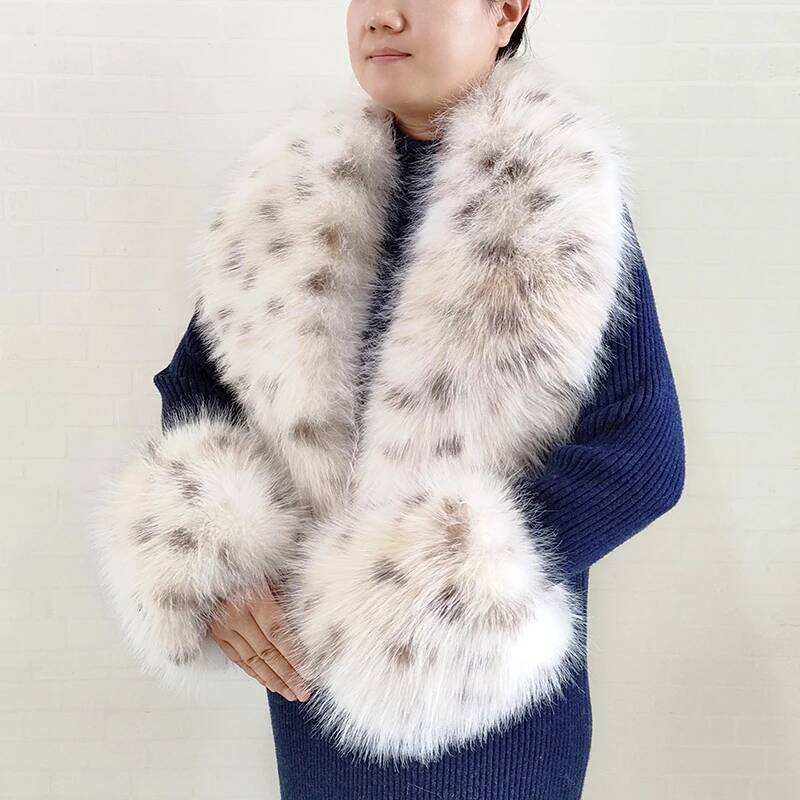 Sciarpa in pelliccia di volpe  - Winter Clothing Color recensione e prezzo