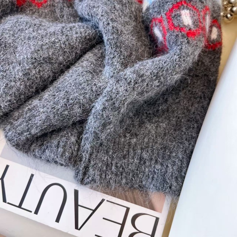 Maglione strappato a maniche l - Winter Clothing Aesthetic recensione e prezzo
